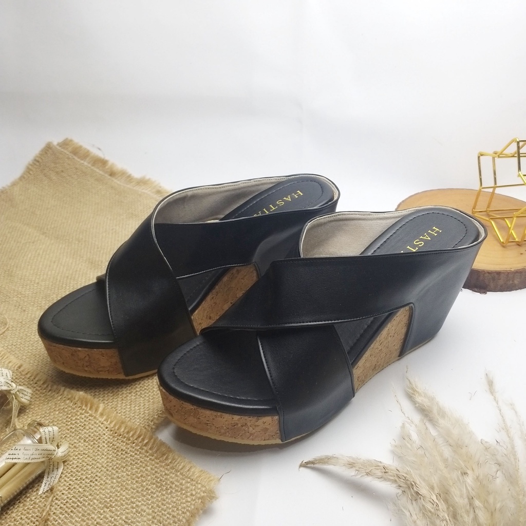 SANDAL WANITA WEDGES HEELS 7 CM HASTIA - YUNA