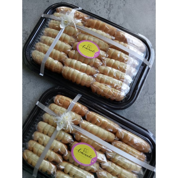 

Roti Pisang Coklat / Hantaran Roti / Isi 18 Pcs