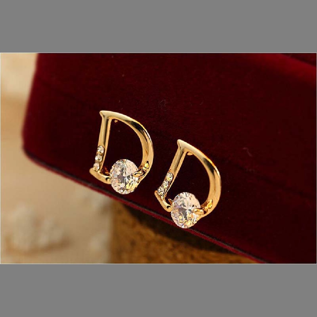 (AdornmentNo1) Anting Tusuk Bentuk Huruf D Warna Gold Untuk Wanita