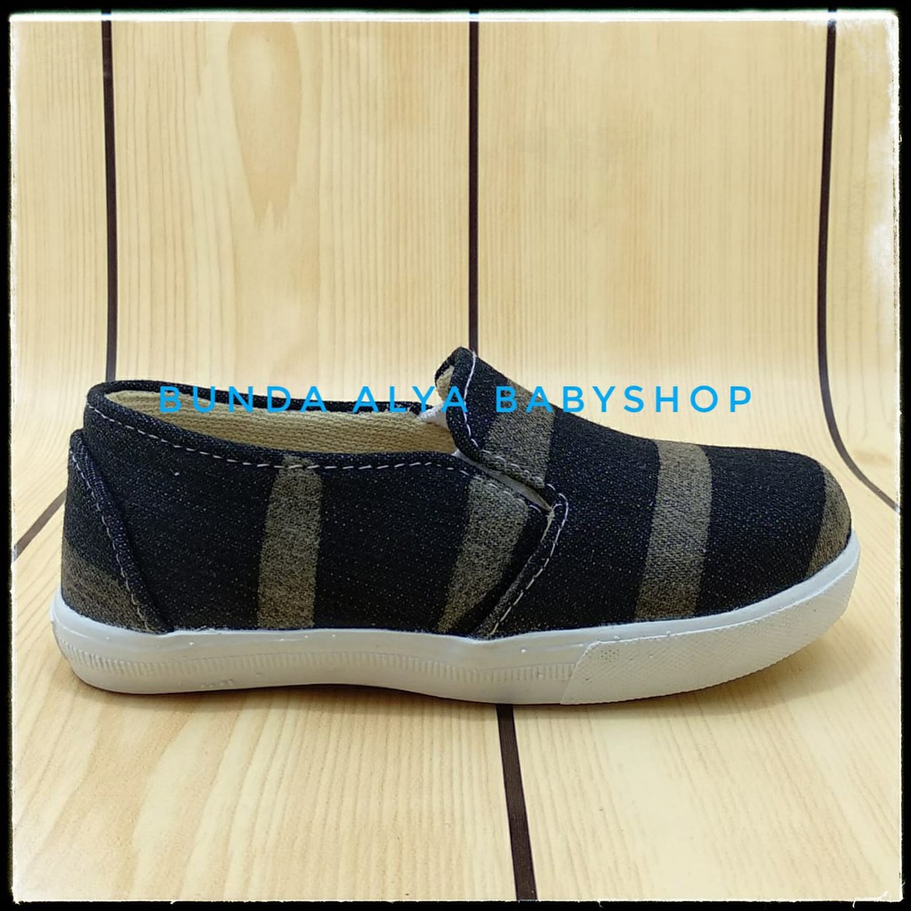 Sepatu Anak Perempuan Jeans Salur Usia 1 2 Tahun HITAM - Sepatu Anak Cewek Stripe Denim Keren Alas Karet Size 22 - 25 34 - 35