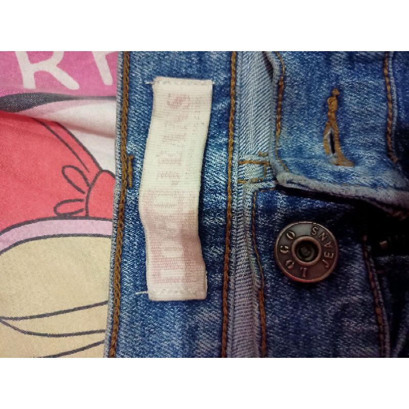 preloved jeans logo
