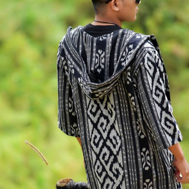 Hodie tenun motif toraja hitam free gelang tenun + free masker tenun