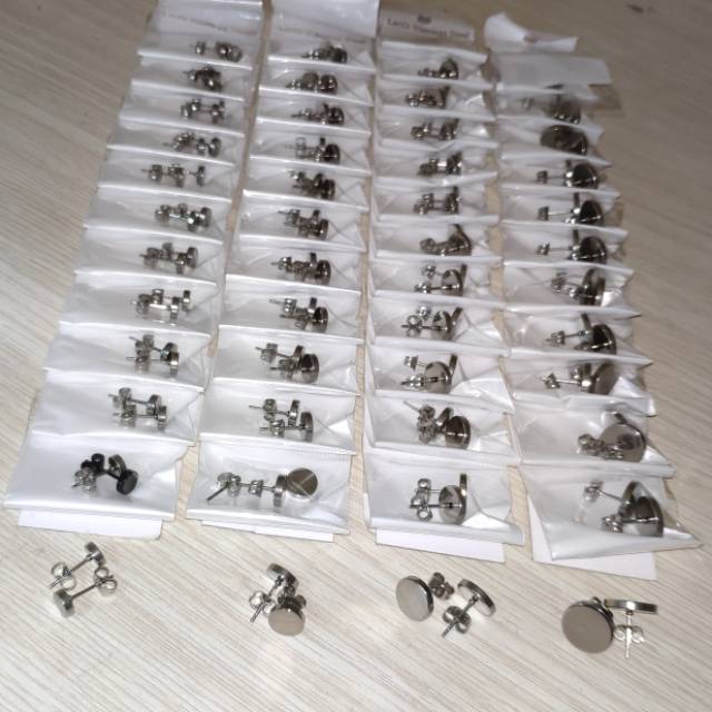 Anting tusuk titanium isi 12pasang warna silver