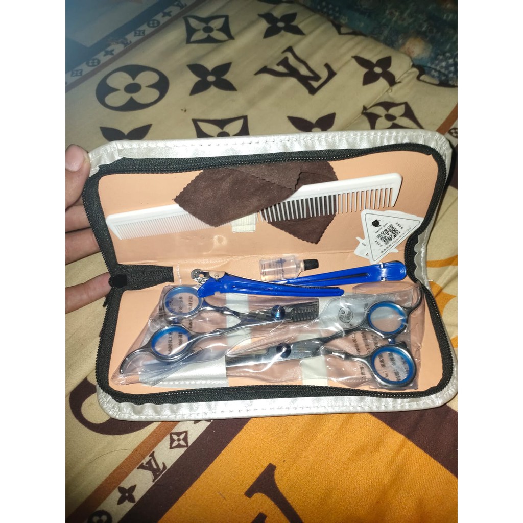 

Gunting Smitchu Set