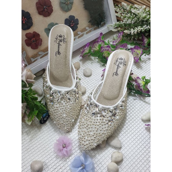 sepatu larrisma putih tinggi 5cm