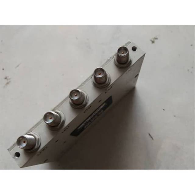 Power Combiner divider 800 1120Mhz 4 channel input