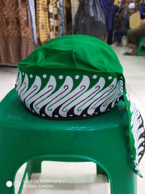 Iket banyuwangi jadi //iket sunda motif banyuwangi// iket banyuwangi// totopong//topi