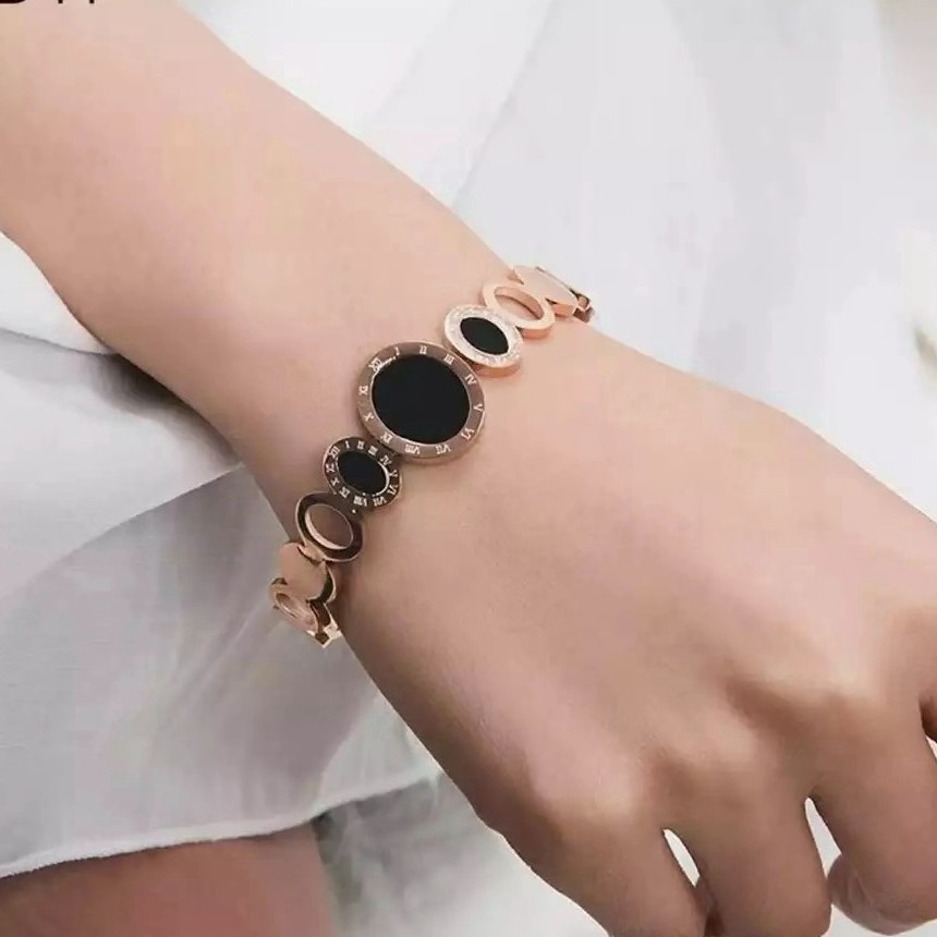 Gaya Eropa Amerika Unik Berlebihan Mode Angka Romawi Hitam Onyx Gelang Temperamen Waktu Retro Gelang Bulat