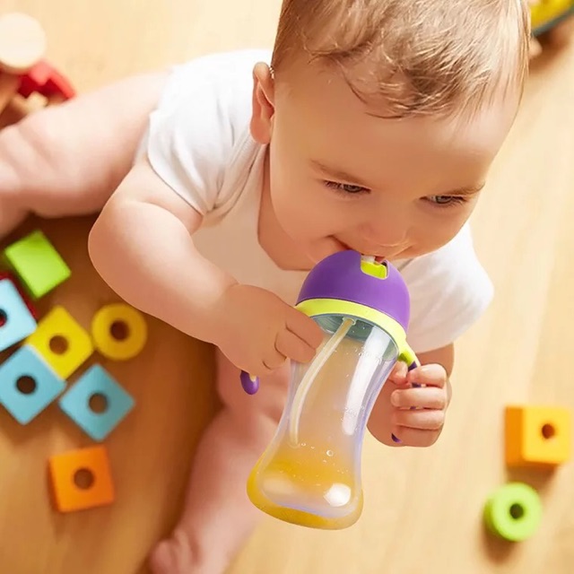 Botol minum bayi dengan sedotan isi 300ml botol pegangan