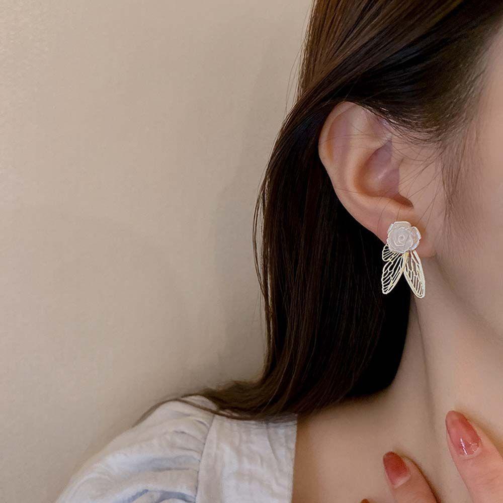 Mxbeauty Anting Wanita Mewah Elegan Bunga Putih Perhiasan Fashion Rose Gaya Korea