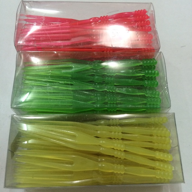 Garpu plastik kecil
