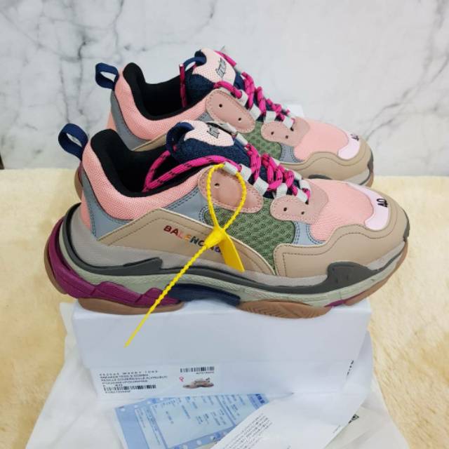 BALENCIAGA TRIPLE S PINK