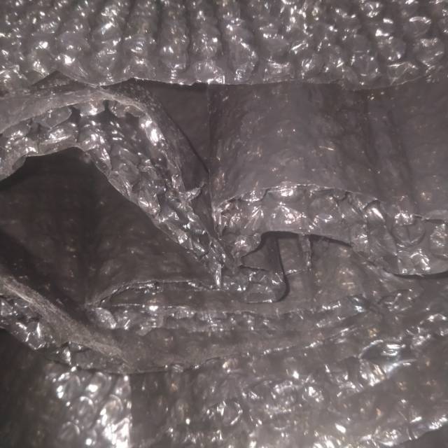 

Bubble Wrap untuk tambahan pengaman paketmu