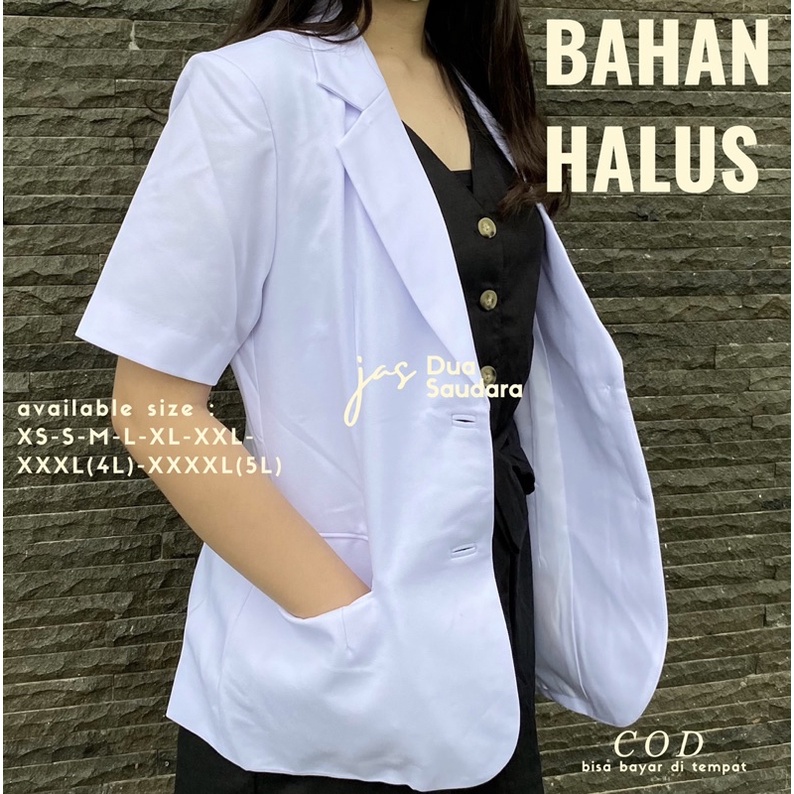 Jas dokter putih wanita lengan pendek merk dua saudara / sneli wanita bahan halus / sneli cewe lengan pendek / jas dokter wanita / jas koas / sneli koas / baju koas / baju dokter dua saudara / jas dokter wanita lengan pendek bahan halus