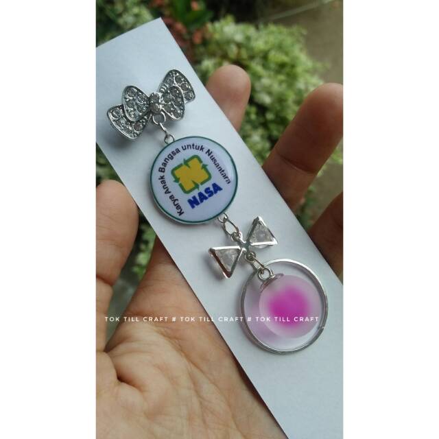 Bros logo pin NASA silver