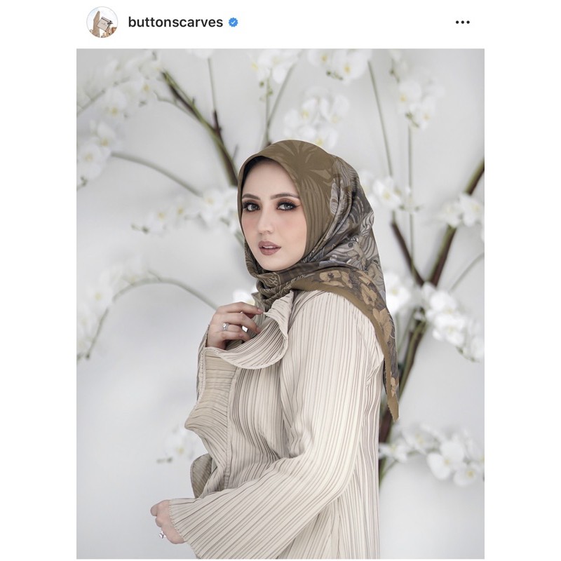 Orchide Bronze Buttonscarves x Sarah Sofyan