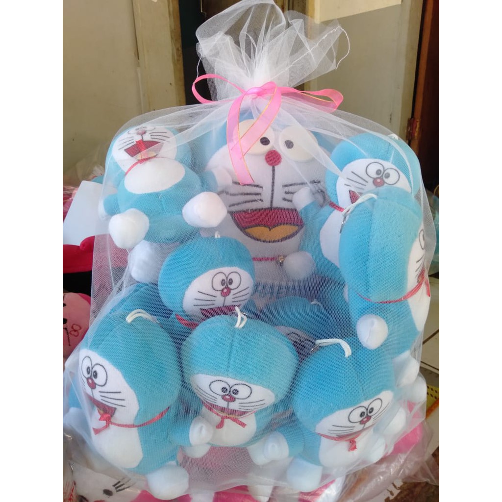 BONEKA DORAEMON BERANAK 10 SIZE L gratis tempelan kaca