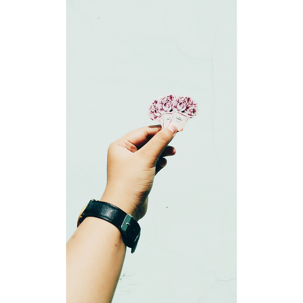 

STIKER TUMBLR VYNIL MOTIF PARFUM KECIL