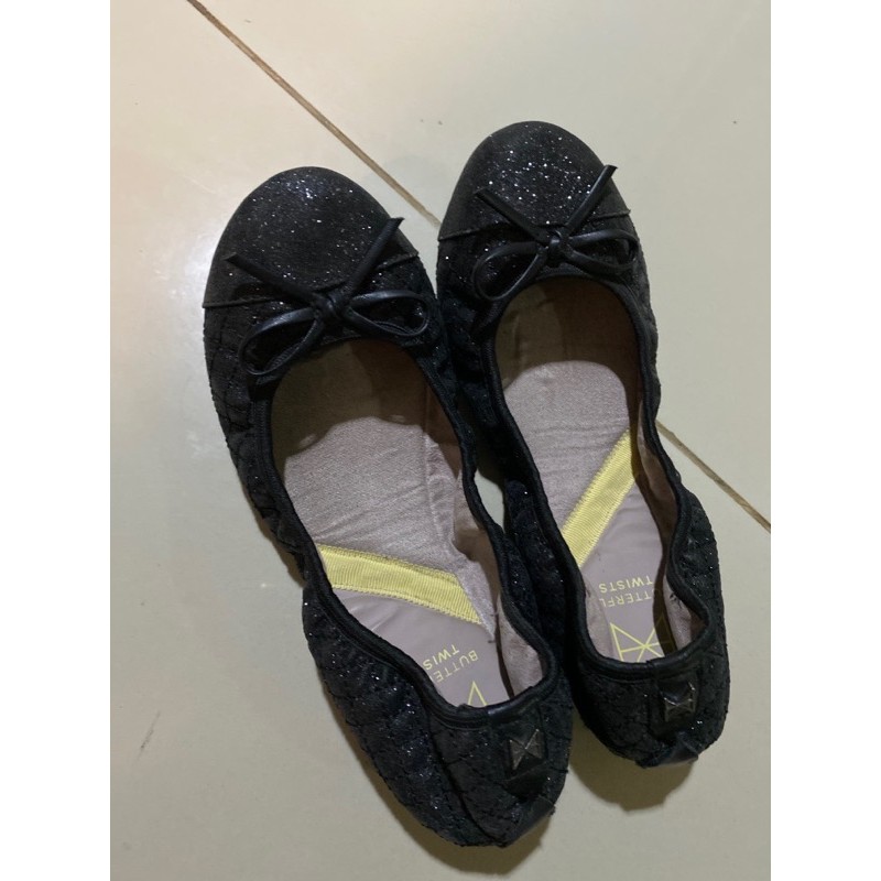 Sepatu Butterfly Twist