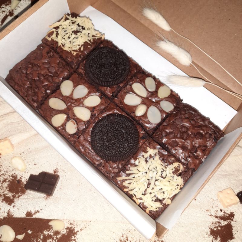 

Brownies Sekat Nyemil Cemilin 20x10