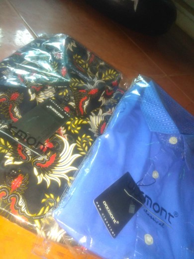 Kemeja Batik Pria Lengan Pendek Bs85 Katun Motif Modern Dixmont Semi Slimfit