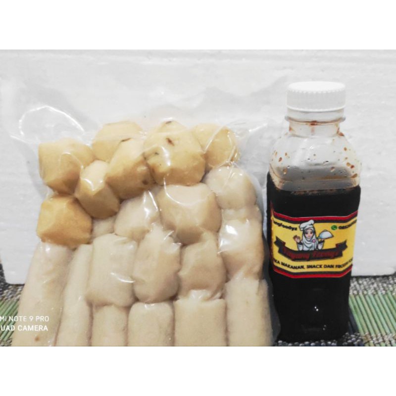 

Paket pempek ikan isi 25 pcs