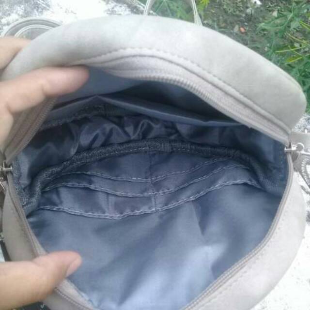 Tas Selempang Annora Premi Abu Rumah Warna