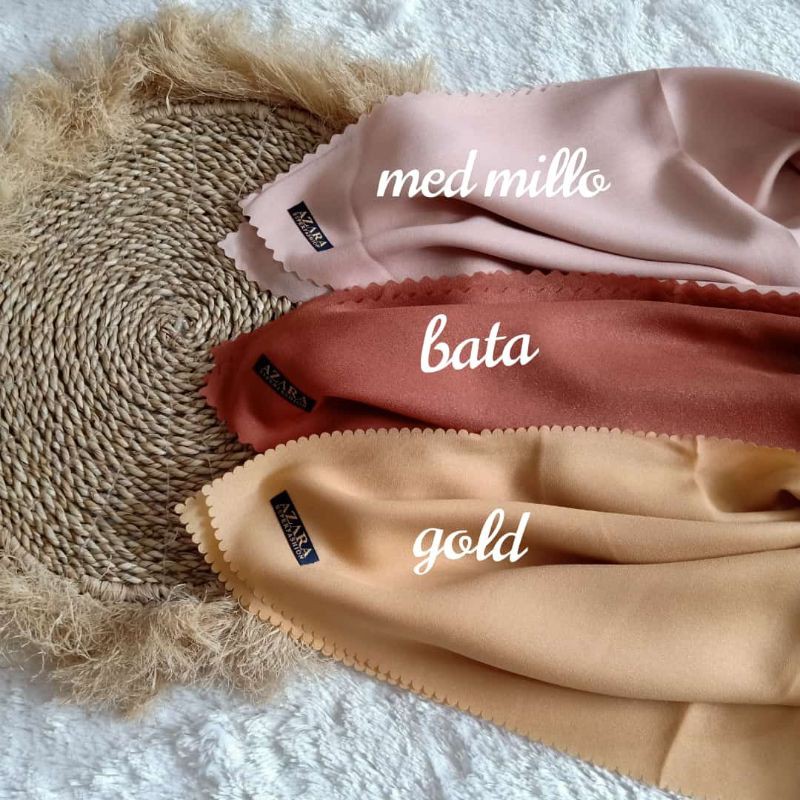 Hijab Segi Empat Glamour