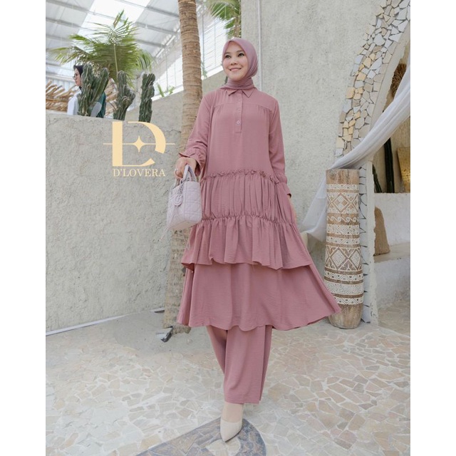 CARLA SET BY DLOVERA