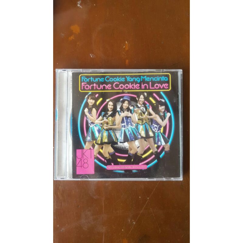 CD JKT 48 - Fortune Cookie yang Men Cinta CD nya Saja