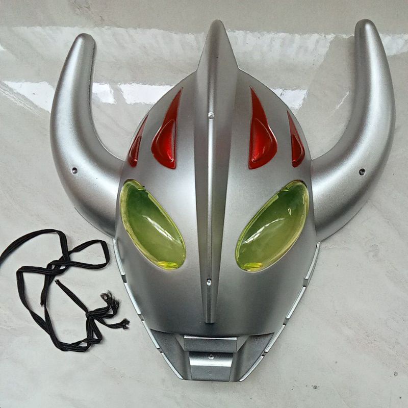 680 - Mainan Robot Ultraman Hero Tanduk 680-