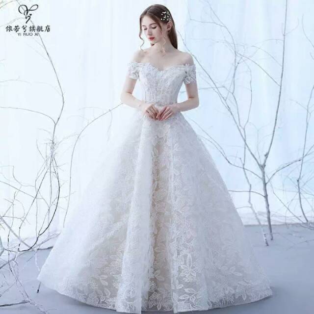 Gaun pengantin wanita yg menawan .cantik dan anggun