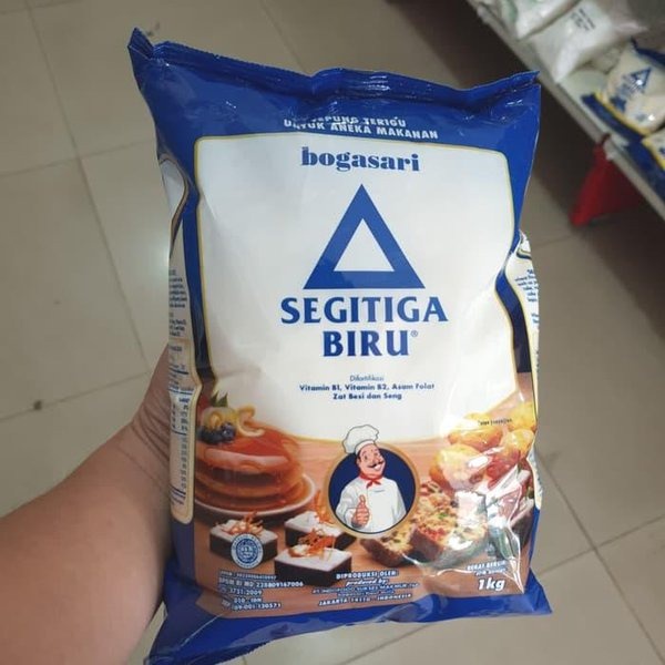 TEPUNG SEGITIGA BIRU PREMIUM 1 KG