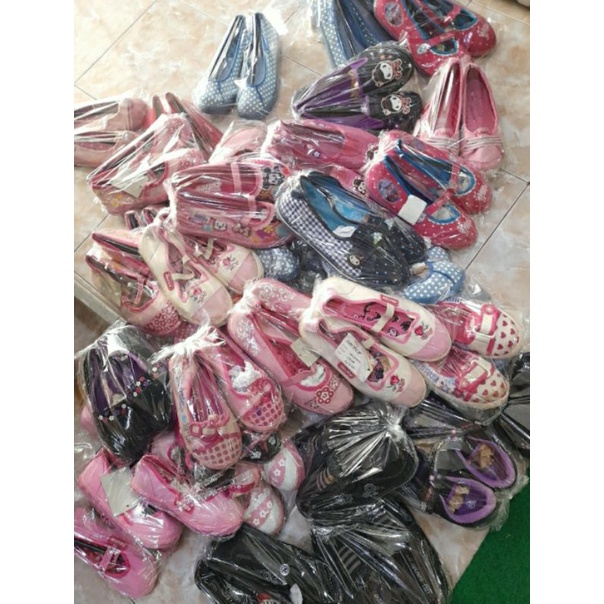 OBRAL SEPATU anak dan dewasa SANTICA