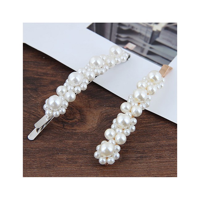 LRC Jepit Rambut Fashion Pearl Small Flower Hairpin A57692