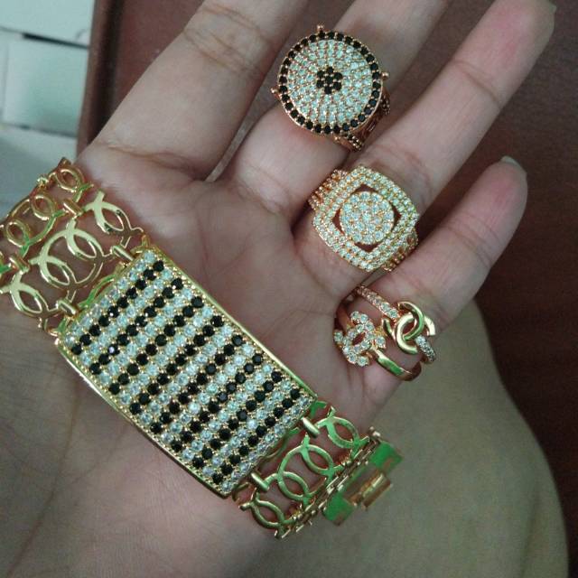 Gelang mata hitam, cincin blackgold, cincin mata mata, cincin chanel