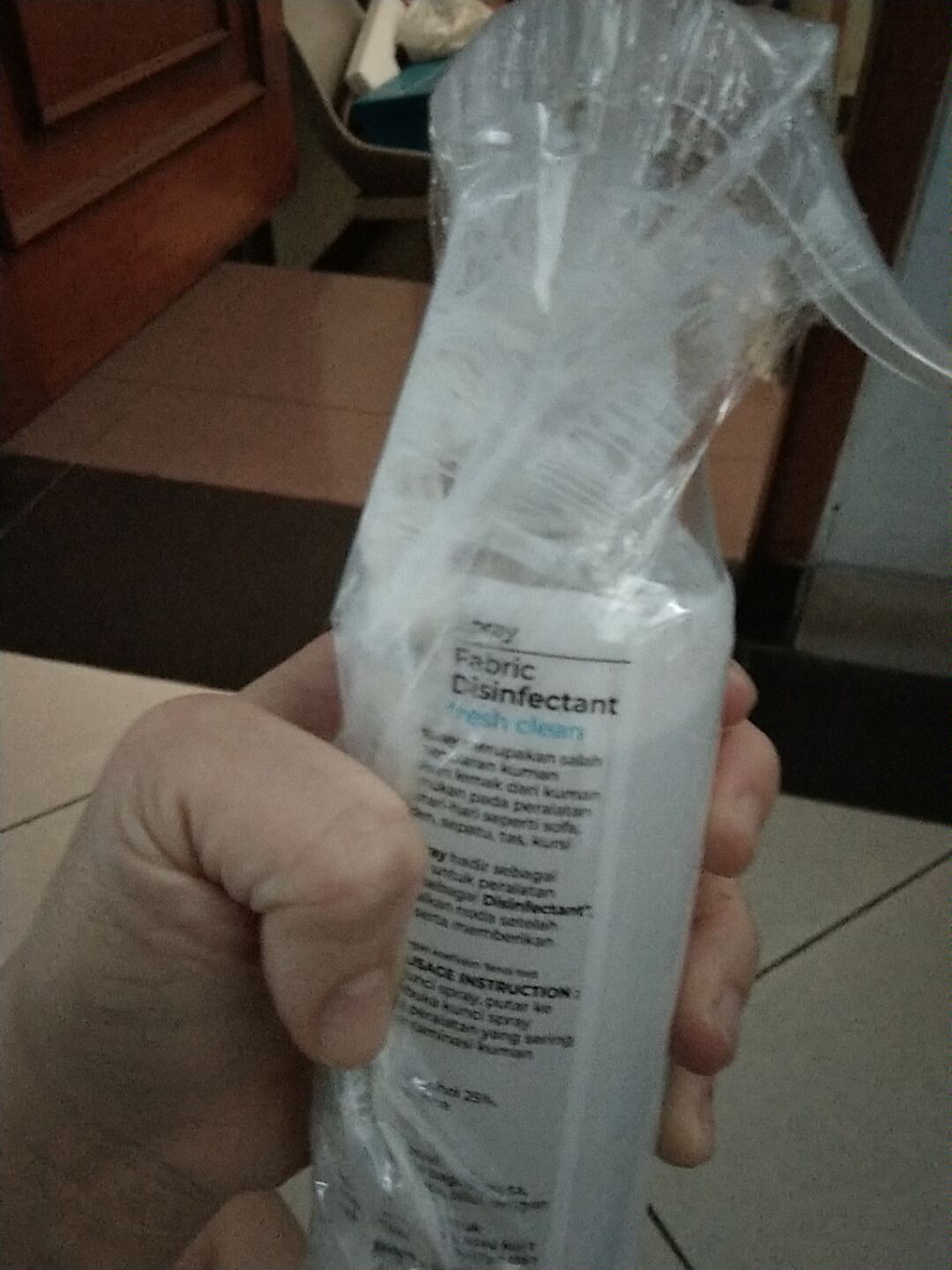 Desinfektan Spray Saniter Fabric Spray Cairan Desinfektan Kain Anti Kuman Bakteri 200 Ml