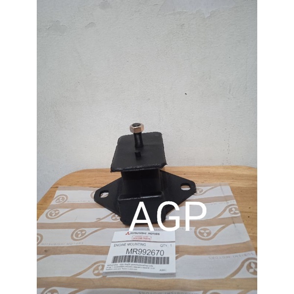 Engine Mounting Monting Dudukan Mesin Depan Triton MR992670