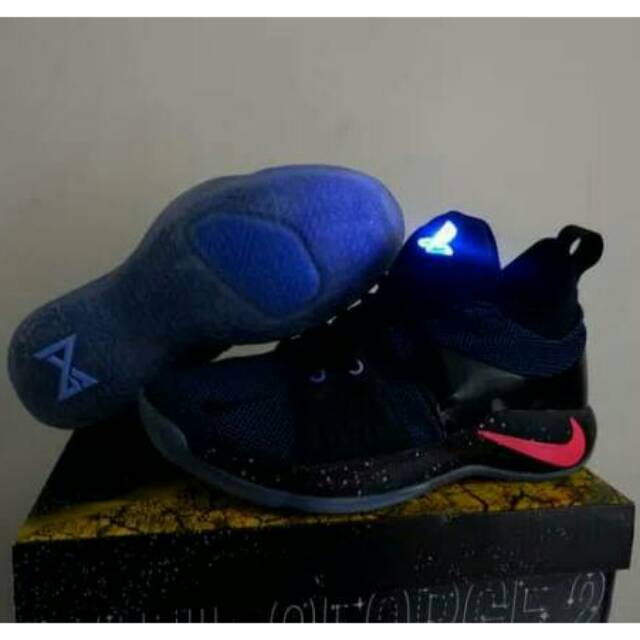 Sepatu basket pg 2 playstation LAMPU NYALA