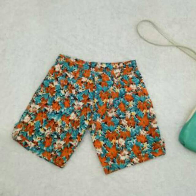 celana pendek bunga / celana jeans / celana pendek jeans / celana jeans pendek bunga