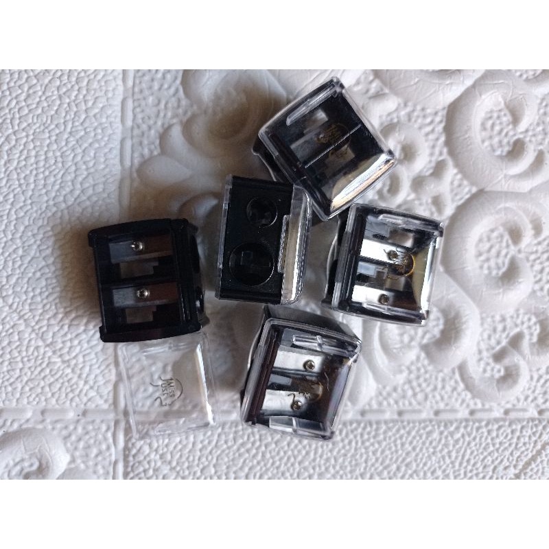 SERUTAN RAUTAN DUA LUBANG PENSIL ALIS DAN LIPSTIK JUST MISS