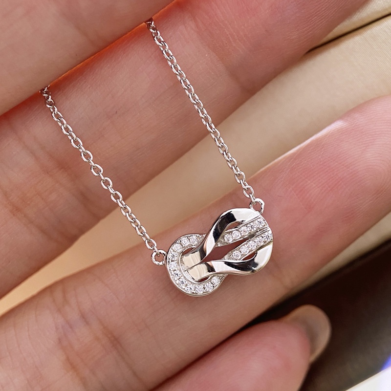 8-Word Infinite Double-Layer Stacked 18K Gold Vachette Clasp Necklace