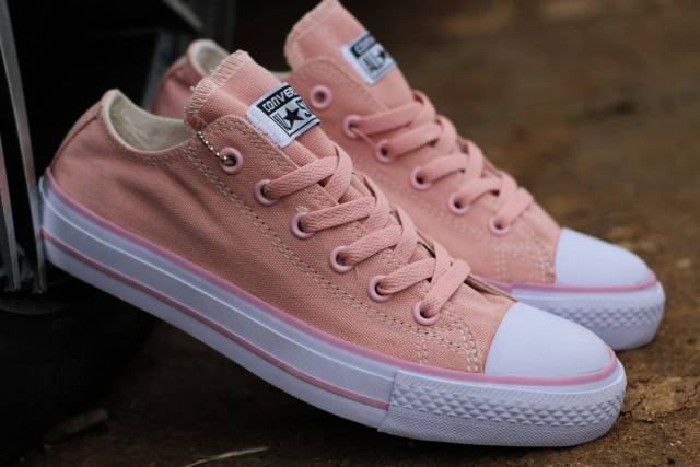 Converse CT Pink Salmon, Gratis Kaos Kaki