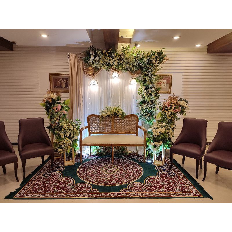 Dekorasi pernikahan simple 2 meter + 6 kursi cross back