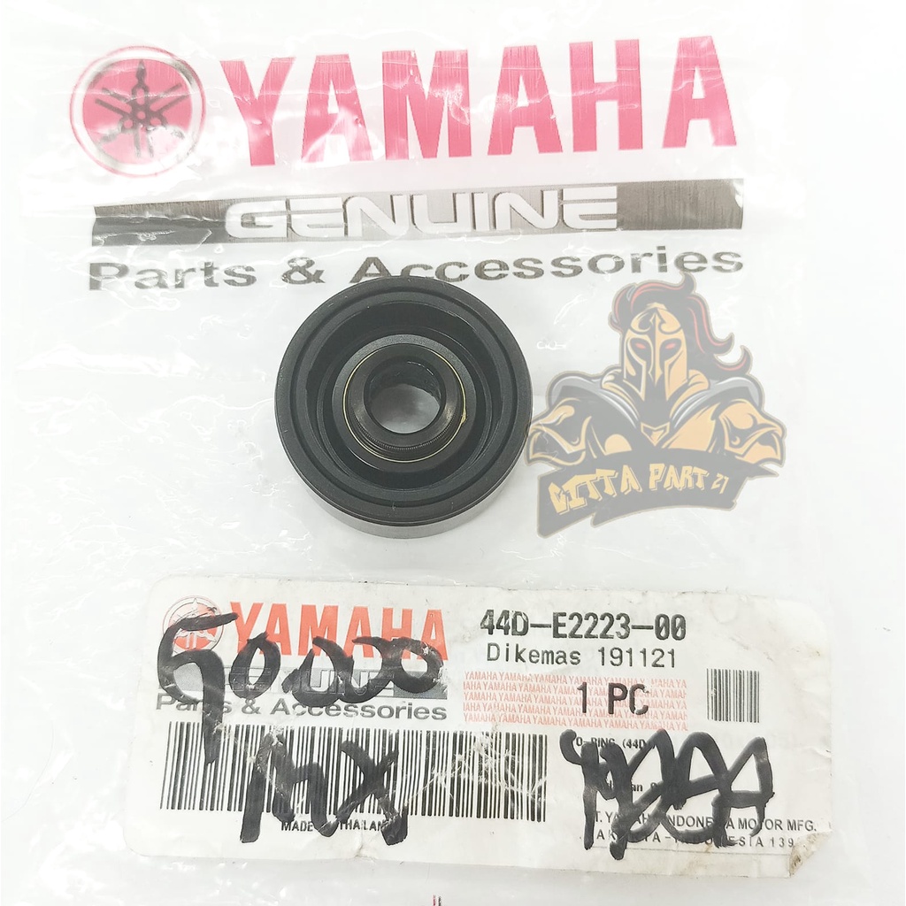 OLI OIL SEAL WATER PUMP YAMAHA 44D KUALITAS ASLI ORIGINAL YAMAHA YGP PRESISI KARET BERKUALITAS TIDAK MUDAH KERAS TAHAN PANAS DAN TIDAK NGEMBANG DAN DIJAMIN AWET XEON RC XEON JUPITER MX JUPITER MX 135 NEW VIXION LAMA VIXION NEW