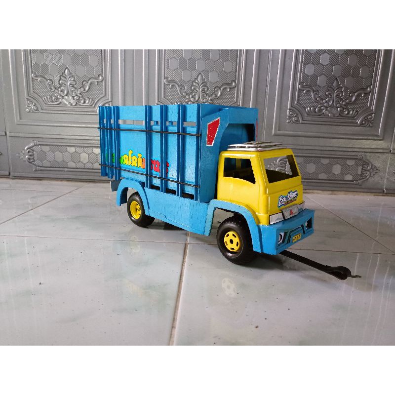 Miniatur Truk Plastik Oleng Mbois