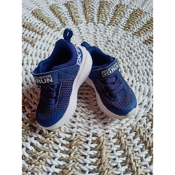 Preloved sepatu skecher anak
