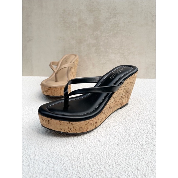 Vanesha Margaretta - Alexa Wedges Jepit 7cm / sendal hak kapal wanita ringan - alas kaki