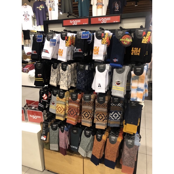 Kaos kaki pull&bear motif printed pull and bear