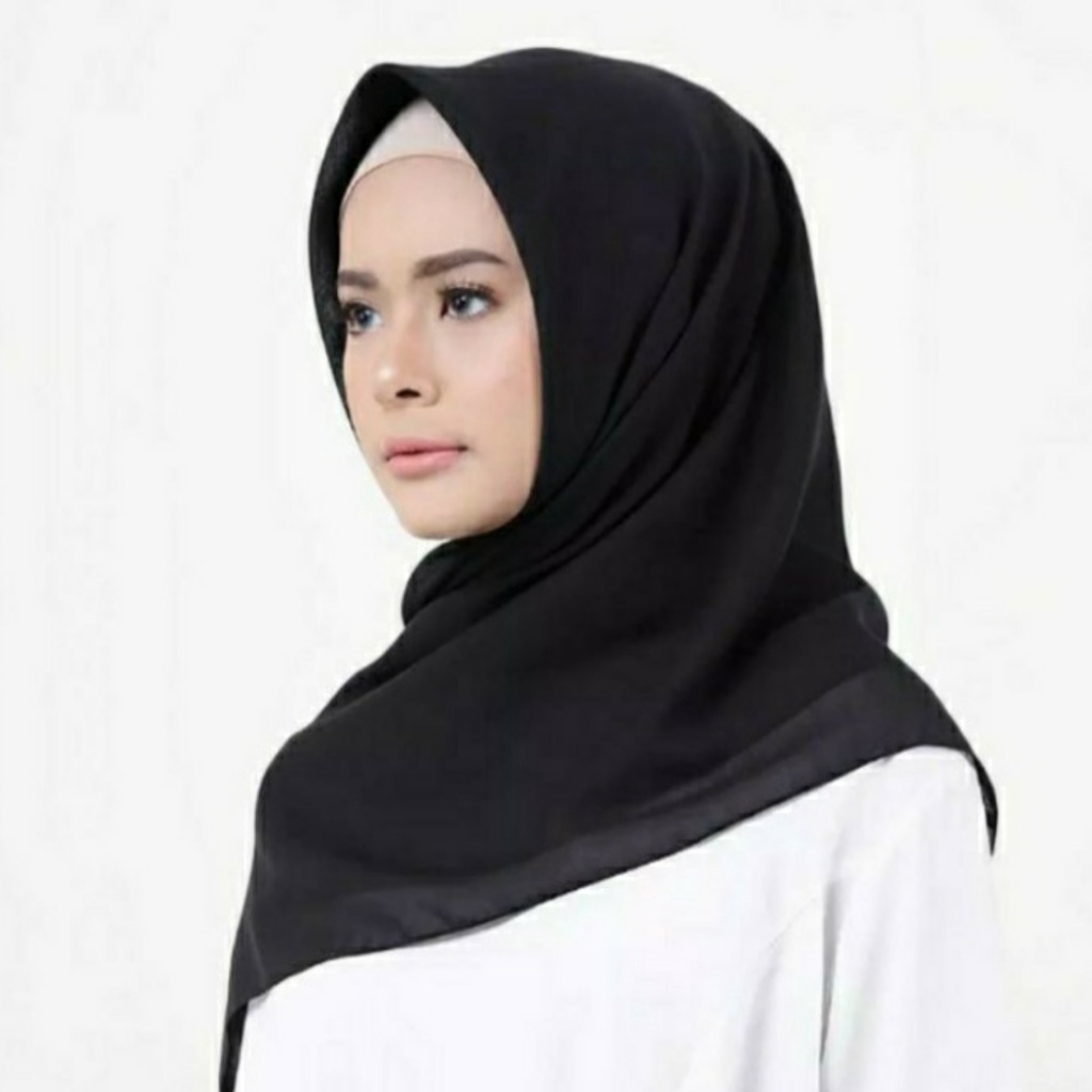 Hijab Segi Empat / Jilbab Segi Empat / Kerudung Segi Empat Polos - Grey